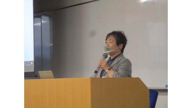 関西大学 食のリスクマネジメント講座 荒木香講師登壇の模様